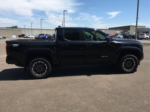 Used 2024 Toyota Tacoma TRD Sport AWD/4WD image 7