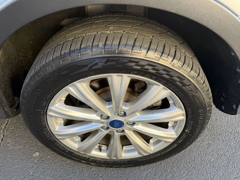 Used 2017 Ford Escape Titanium AWD/4WD image 33