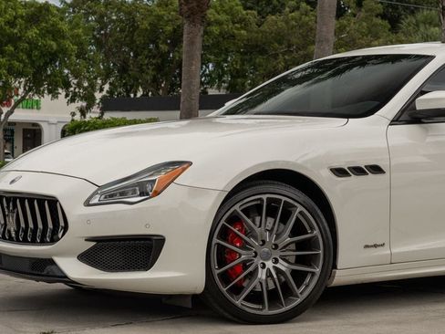 Used 2018 Maserati Quattroporte S GranSport image 2