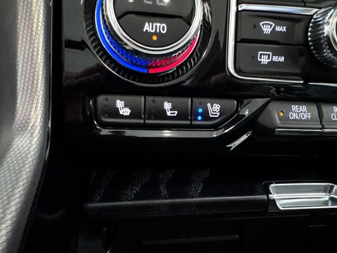 Certified 2024 GMC Yukon Denali AWD/4WD image 25