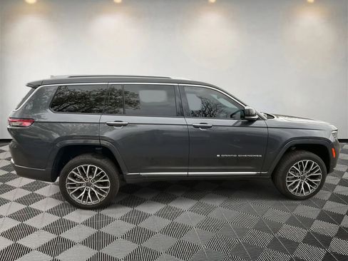 Used 2022 Jeep Grand Cherokee L Summit image 2