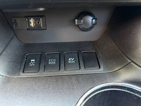 Used 2016 Toyota Highlander Limited image 32