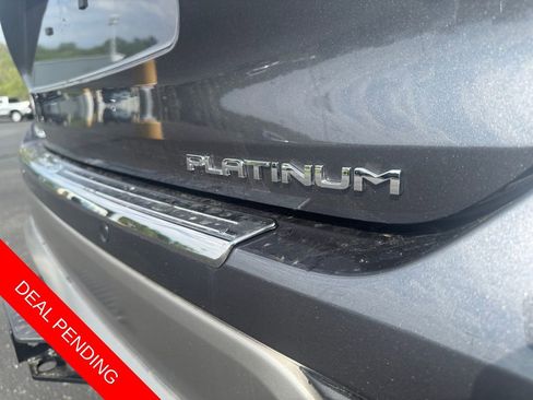 Used 2025 Toyota Highlander Platinum AWD/4WD image 27