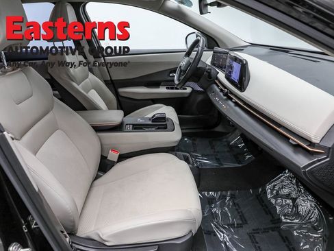 Used 2023 Nissan Ariya AWD image 24