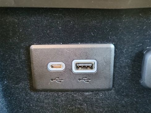 Used 2023 Cadillac XT4 Premium Luxury image 39