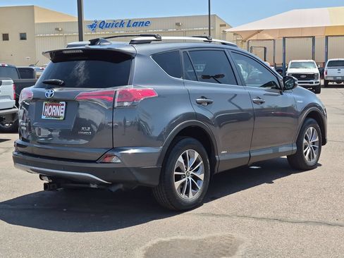Used 2017 Toyota RAV4 XLE w/ Convenience Package AWD/4WD image 5