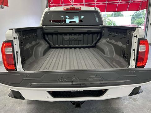 Used 2025 GMC Canyon AT4 AWD/4WD image 11