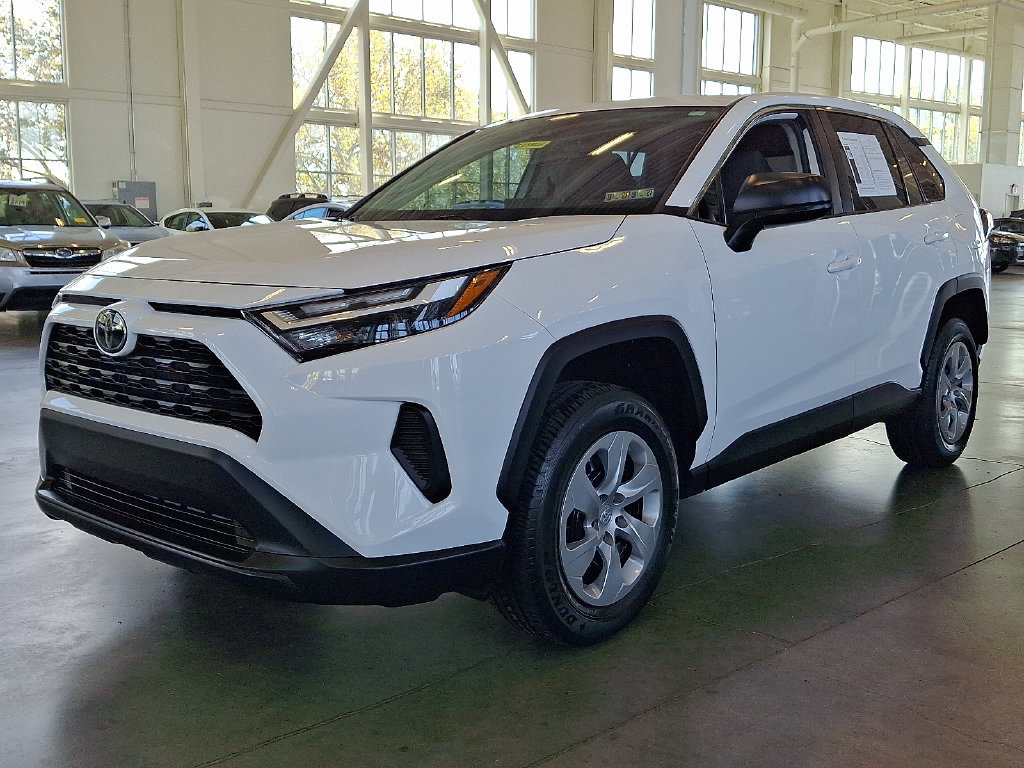 Used 2023 Toyota RAV4 LE FWD image 6