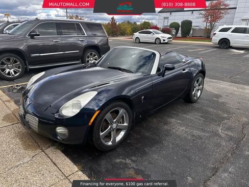 Used 2007 Pontiac Solstice Convertible 2D w/ Premium Package image 8