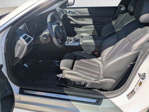Used 2025 BMW 430i Coupe w/ Convenience Package image 18