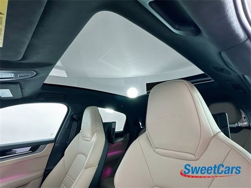 Used 2025 Porsche Cayenne Turbo image 39