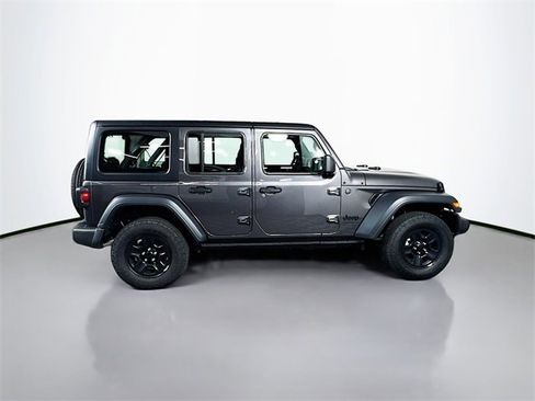Used 2025 Jeep Wrangler Sport image 9
