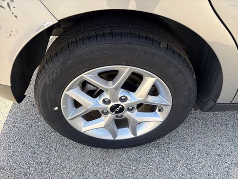 Used 2025 Kia Soul LX w/ LX Technology Package FWD image 28