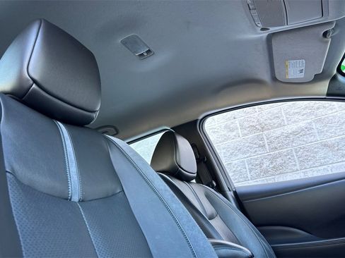 Used 2019 Nissan Leaf SL w/ SL Technology Package image 16