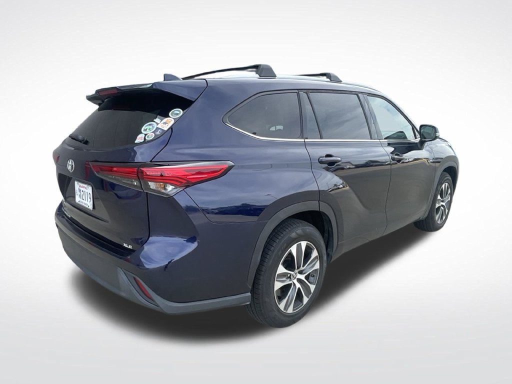 Used 2022 Toyota Highlander XLE FWD image 8