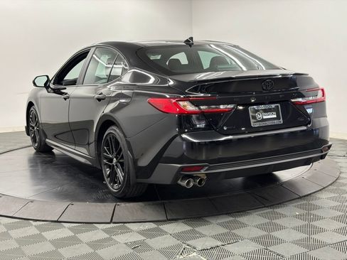 Used 2026 Toyota Camry SE w/ Convenience Package FWD image 12