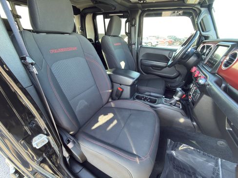 Used 2022 Jeep Gladiator Rubicon w/ Cold Weather Group image 13