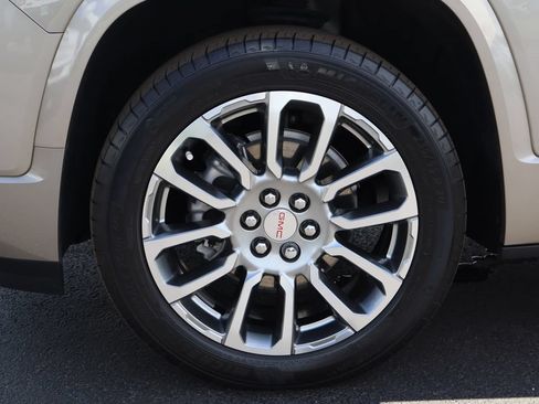 Certified 2022 GMC Acadia Denali w/ Denali Ultimate Package FWD image 35