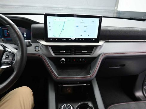 Used 2025 Ford Explorer ST-Line w/ ST-Line Street Pack image 13