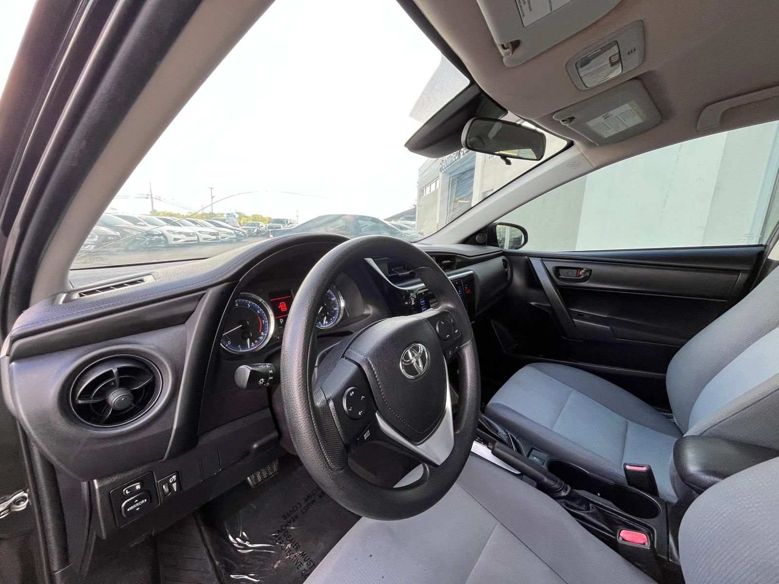 Used 2019 Toyota Corolla L FWD image 23
