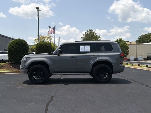 Used 2025 Lexus GX 550 w/ Accessory Package (2T) AWD/4WD image 76
