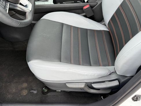 Used 2024 Nissan Kicks SR w/ SR Premium Package FWD image 17