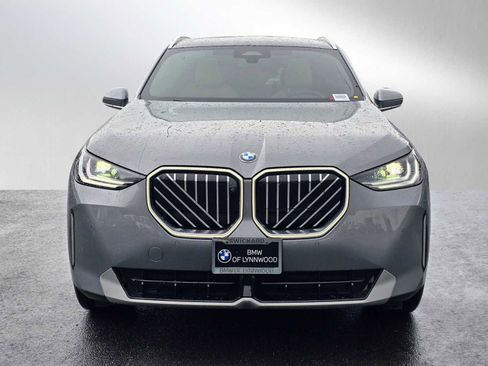 Used 2025 BMW X3 xDrive30i w/ Premium Package AWD/4WD image 9
