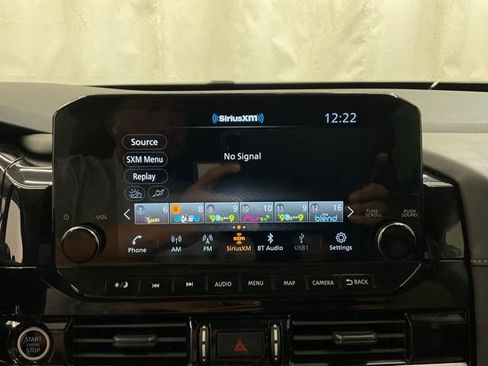 Used 2024 Nissan Pathfinder SL AWD/4WD image 18