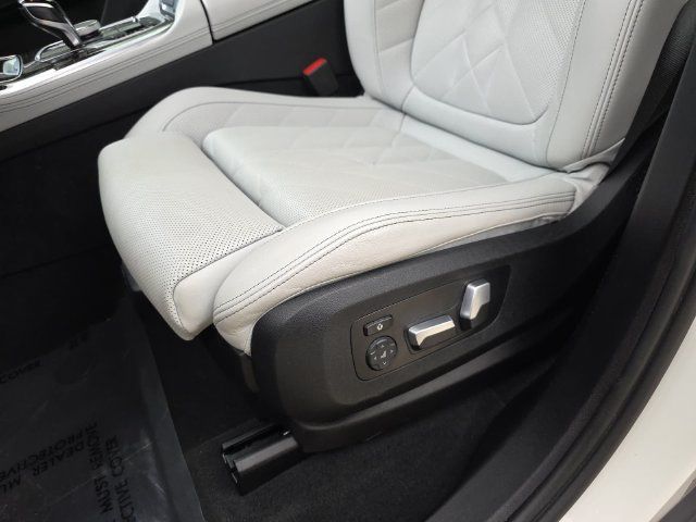 Used 2023 BMW X5 xDrive45e AWD/4WD image 25