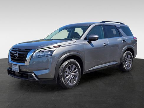 Used 2022 Nissan Pathfinder SV AWD/4WD image 8