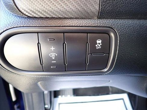 Used 2017 Kia Forte S image 12