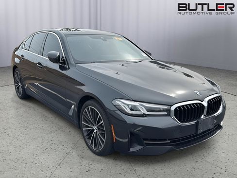 Used 2021 BMW 540i w/ M Sport Package image 3