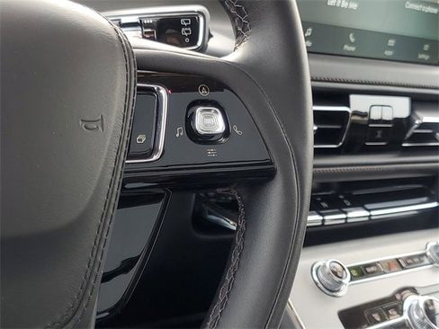 Used 2023 Lincoln Aviator AWD w/ Premium Package image 20