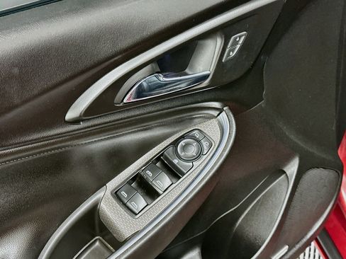 Used 2018 Chevrolet Malibu LT w/ Leather Package FWD image 15