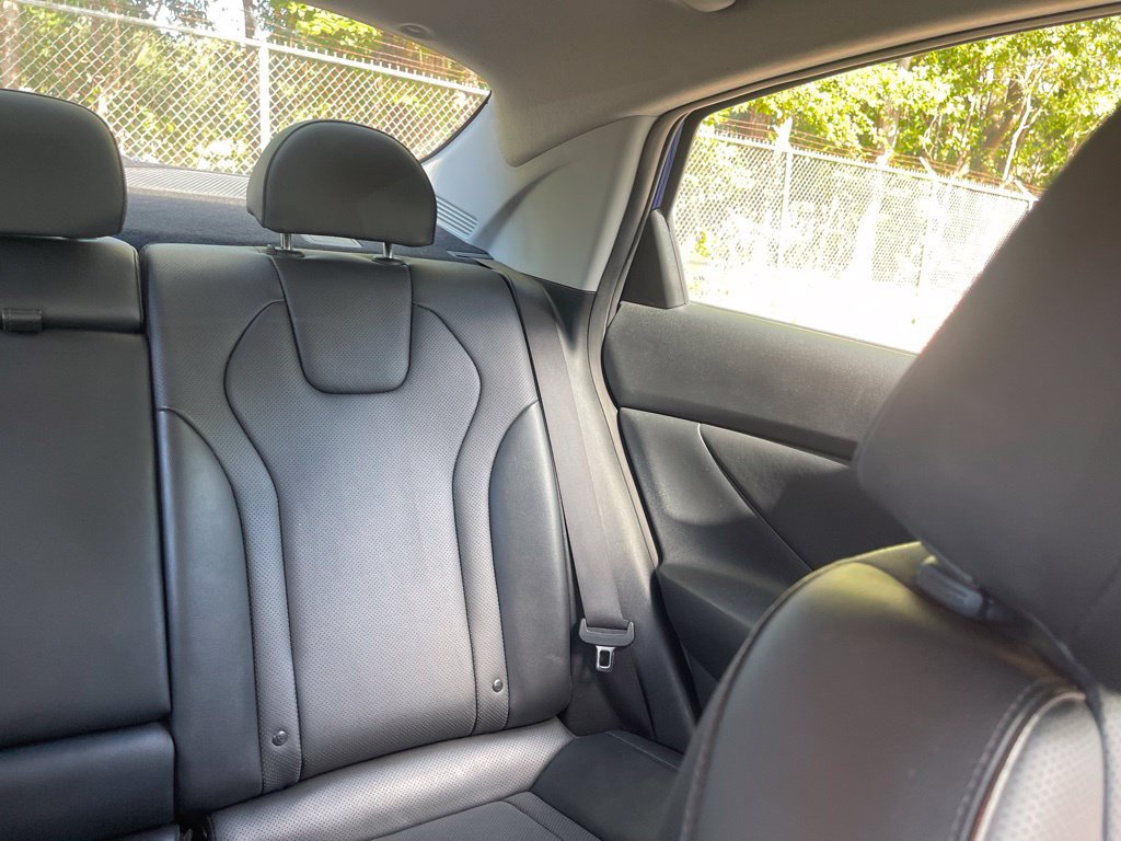 Used 2022 Hyundai Elantra Limited FWD image 13