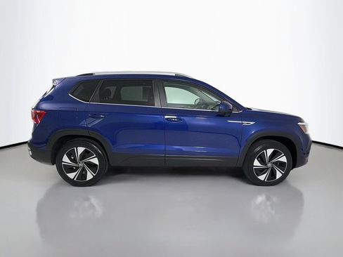 Used 2024 Volkswagen Taos SE AWD/4WD image 8