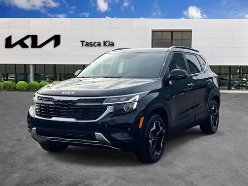 Used 2025 Kia Seltos EX image 3