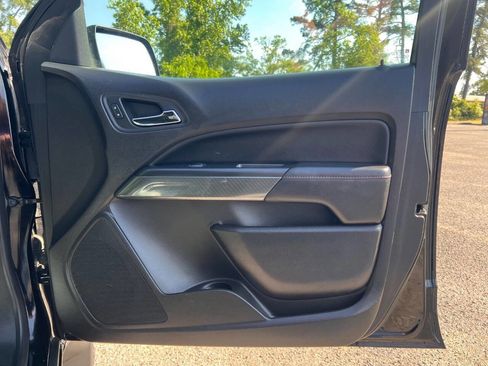 Used 2016 GMC Canyon SLE w/ All Terrain Package AWD/4WD image 16