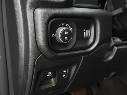 Used 2022 RAM 1500 Big Horn AWD/4WD image 38