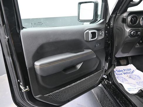 Used 2023 Jeep Wrangler Unlimited Sahara AWD/4WD image 27