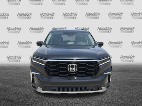 Used 2025 Honda Pilot Elite image 3