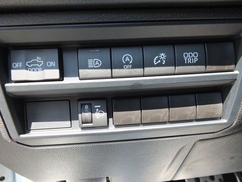 Used 2025 Toyota Tundra SR5 w/ TRD Off-Road Package AWD/4WD image 17