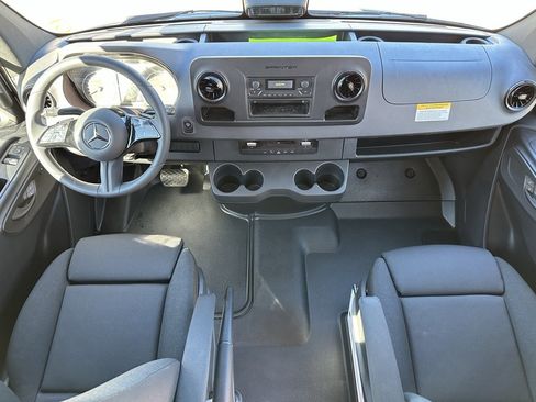 New 2025 Mercedes-Benz Sprinter 2500 image 2