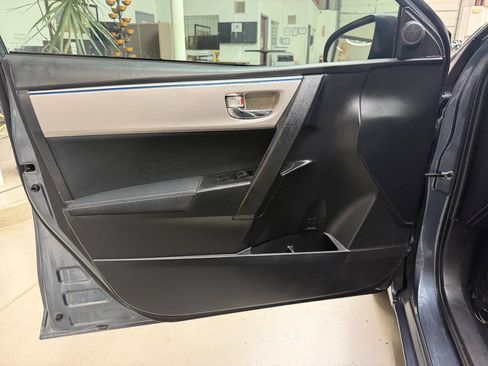 Used 2016 Toyota Corolla LE FWD image 10