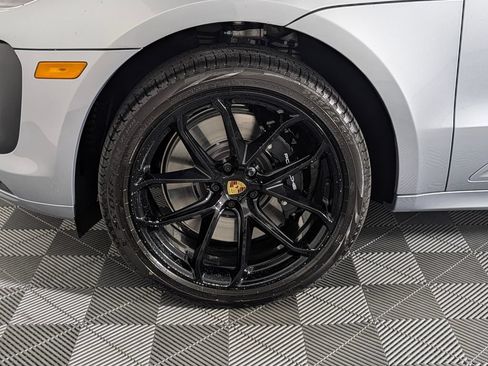 New 2026 Porsche Macan GTS AWD/4WD image 11