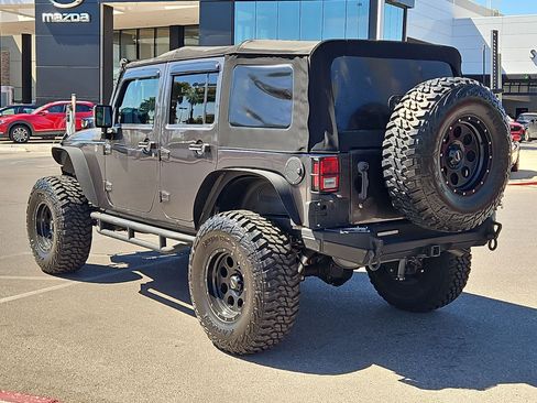 Used 2018 Jeep Wrangler Unlimited Sport S AWD/4WD image 3