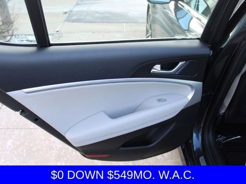 Used 2023 Genesis G70 2.0T image 22