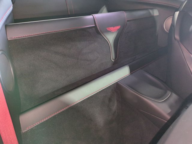 Used 2019 Aston Martin V8 Vantage Coupe RWD image 19