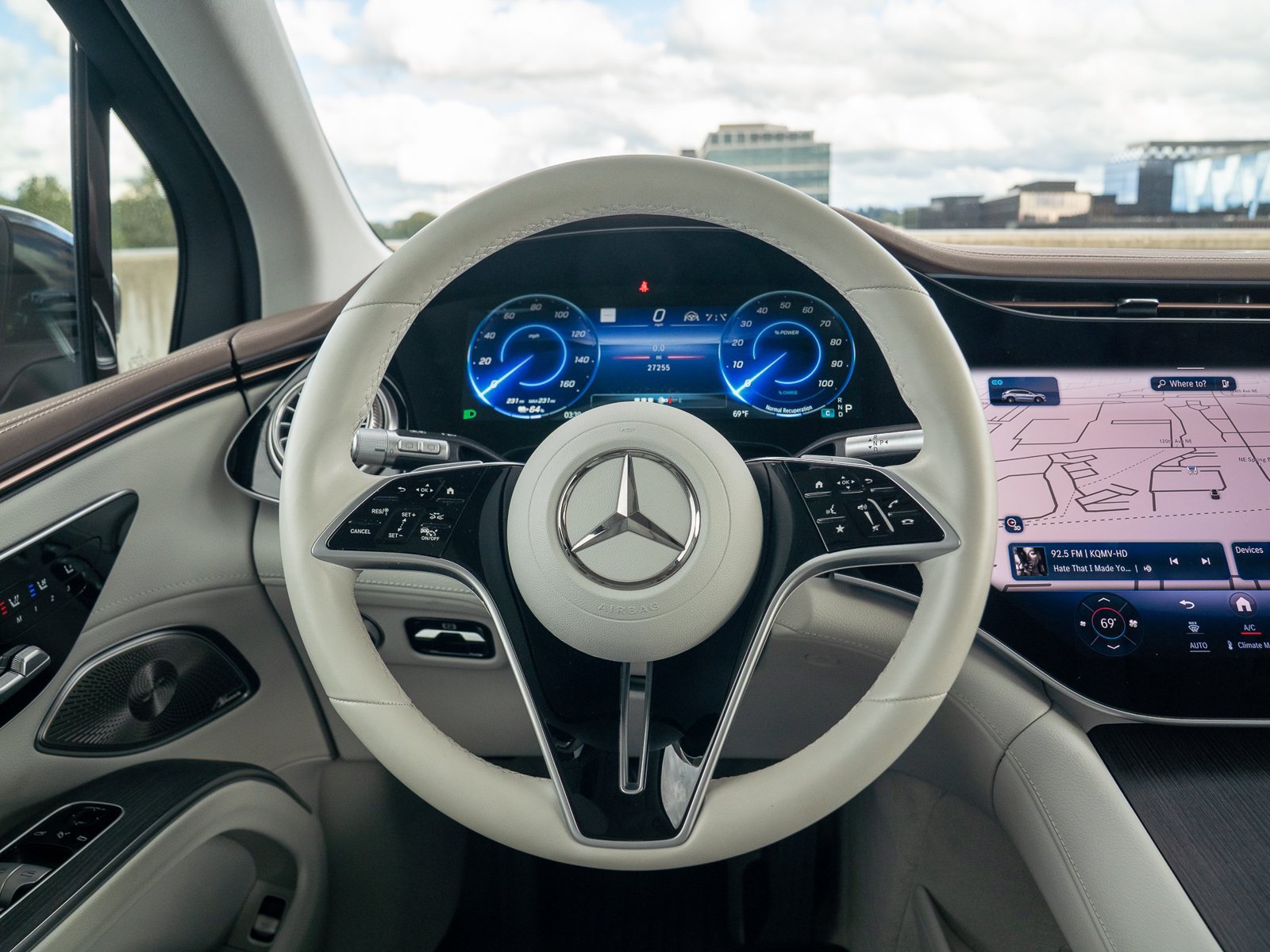 Used 2023 Mercedes-Benz EQS 580 4MATIC SUV image 19