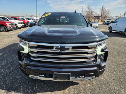 Used 2022 Chevrolet Silverado 1500 High Country image 3